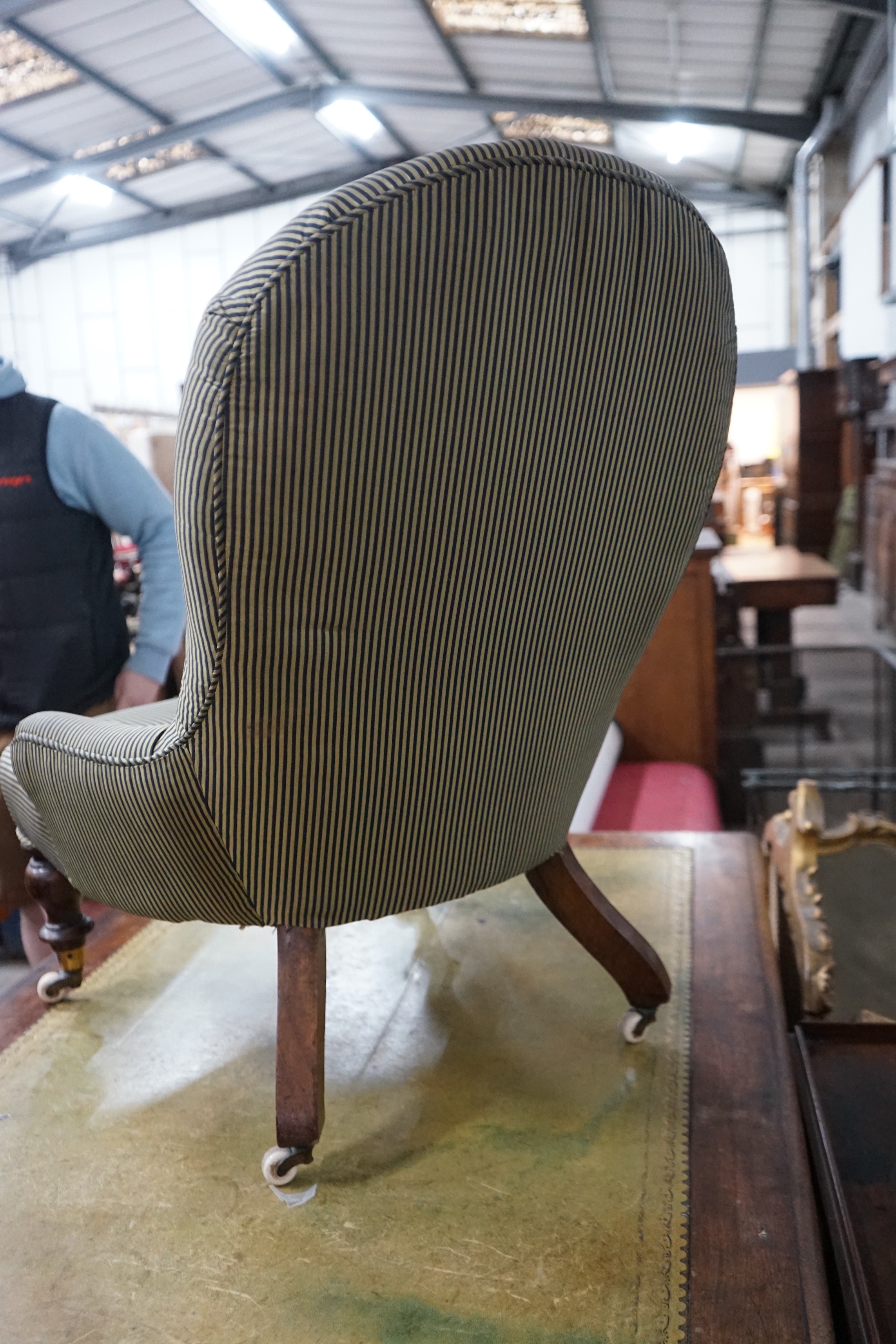 A Victorian spoonback nursing chair, height 79cm